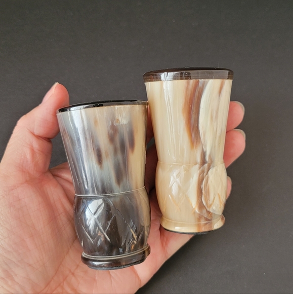 Buffalo Horn Salt and Pepper Shakers, set of 2 pieces - Picture 3 of 6